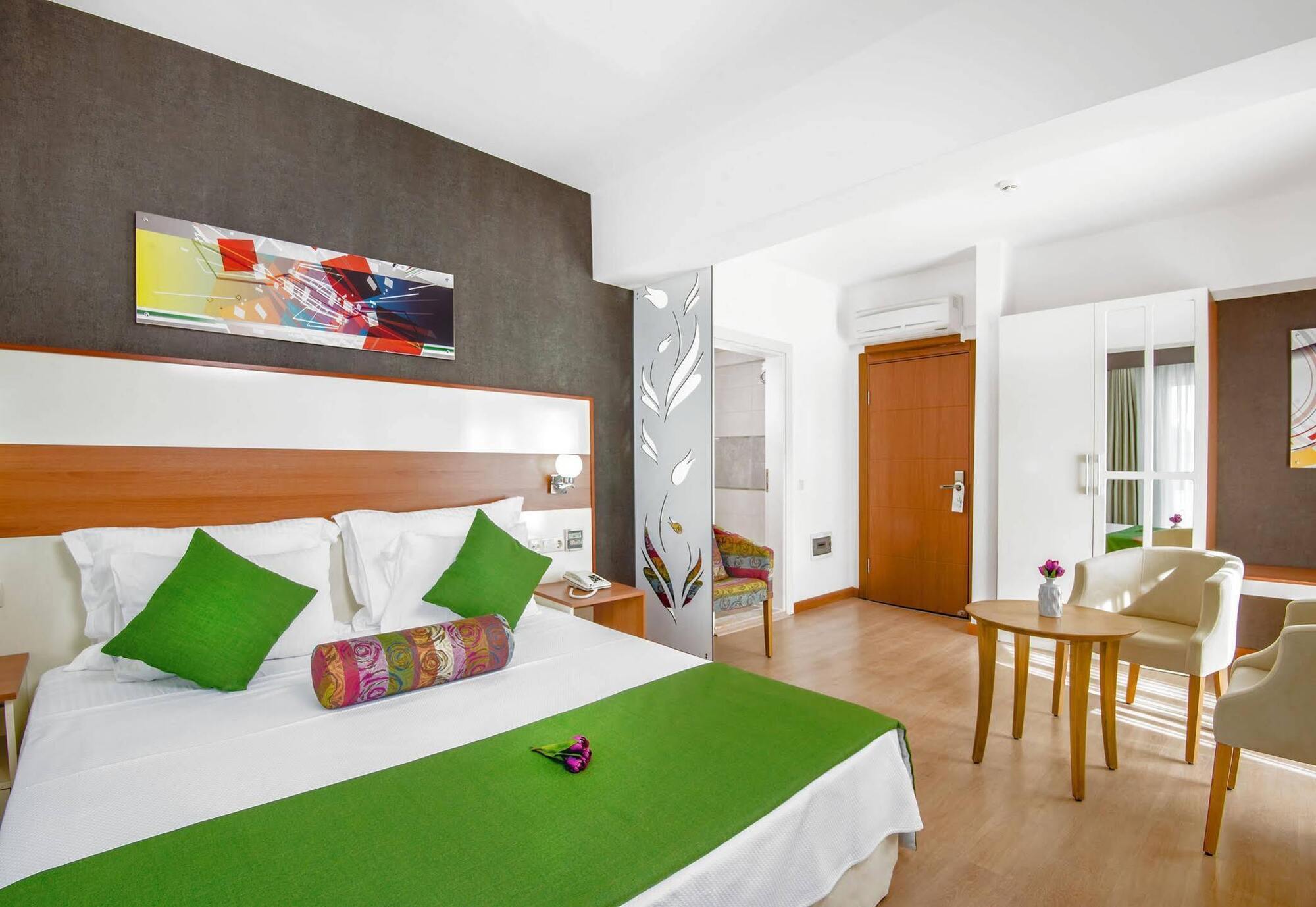 Hotel Ege Tulip Çeşme Exteriér fotografie
